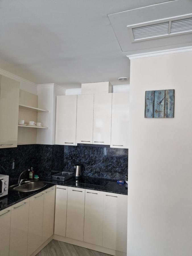 Alvina Apartment